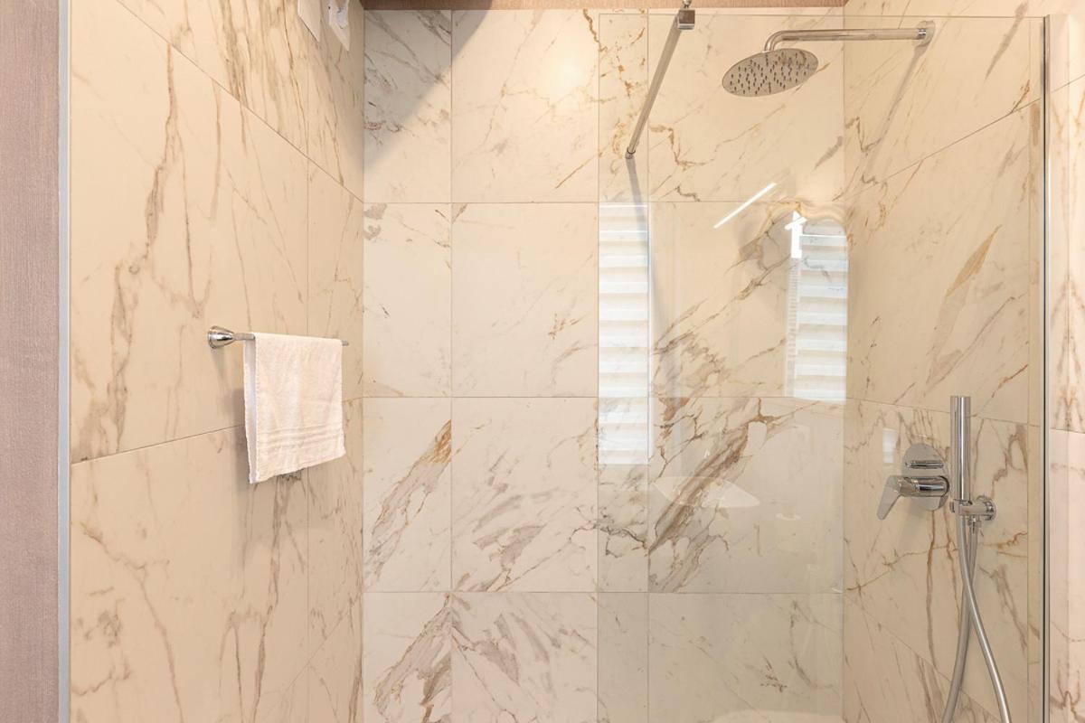 Leopoldo Apartment Baveno Luaran gambar